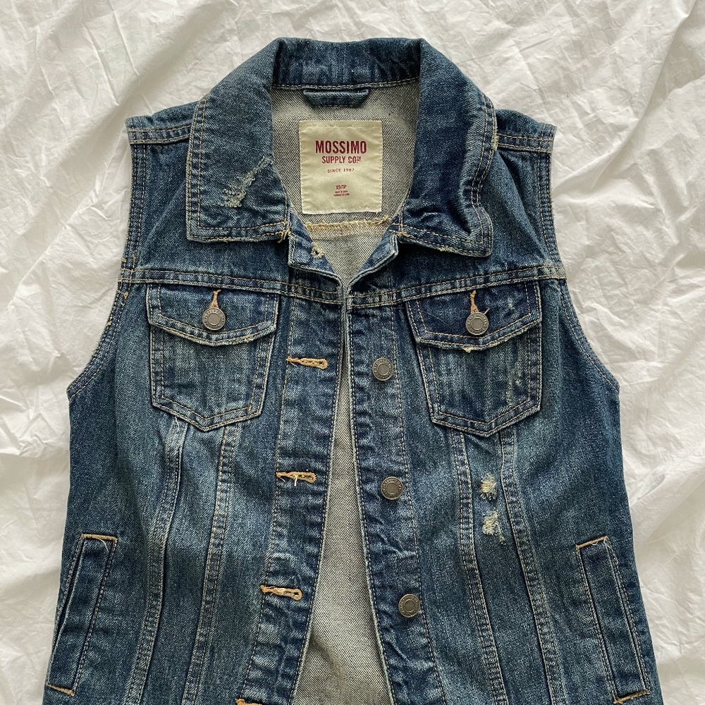 Mossimo sleeveless Jean Jacket vest